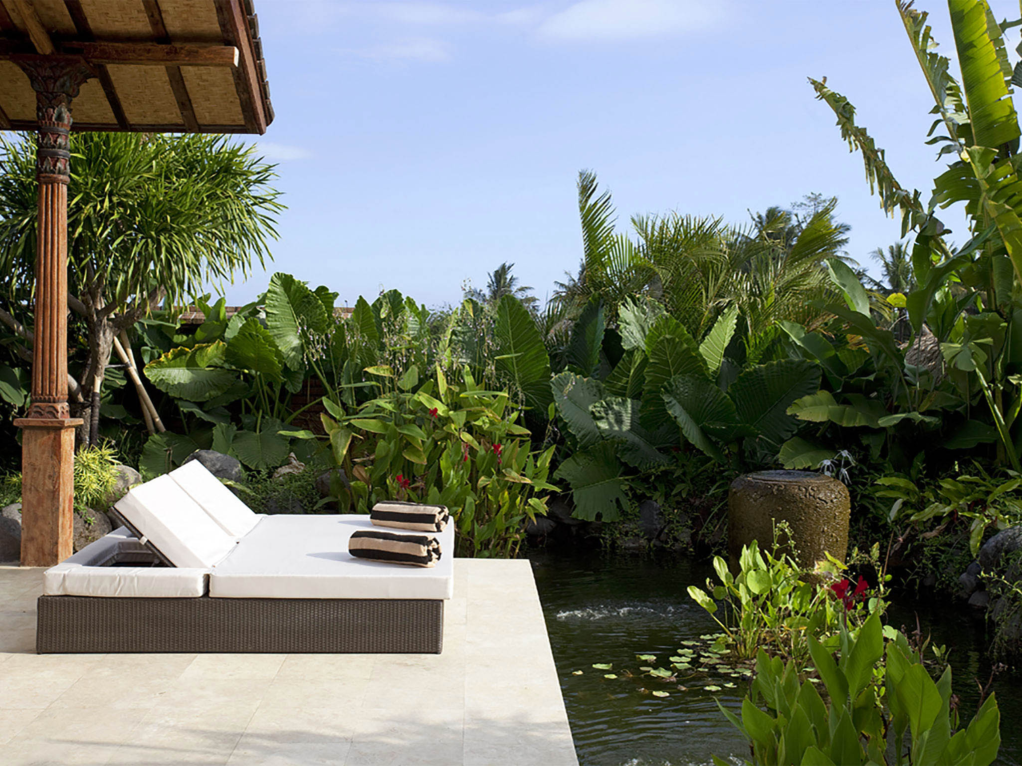 Villa Amy - Master bedroom sundeck - Dea Villas - Villa Amy, Canggu, Bali